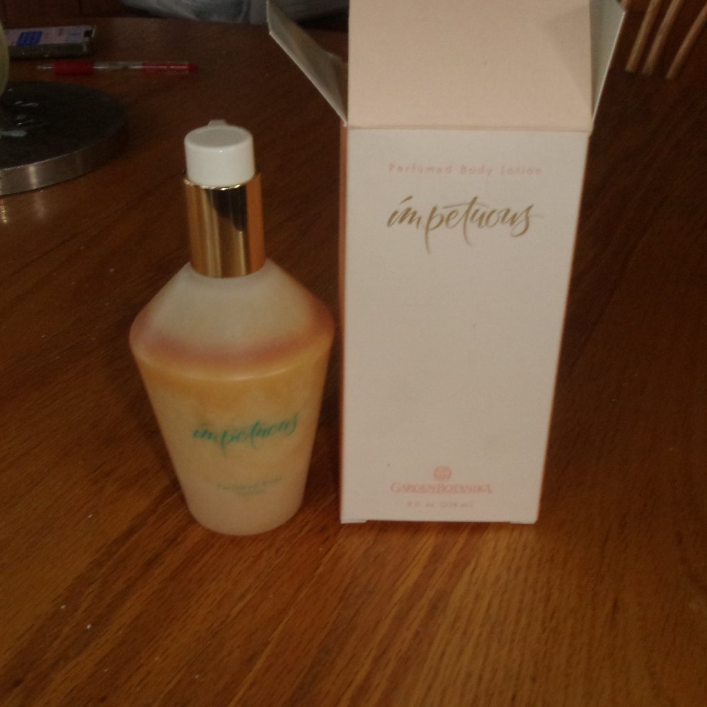 Garden Botanika Impetuous Perfumed Body Lotion 8 Fl Oz Full Unused